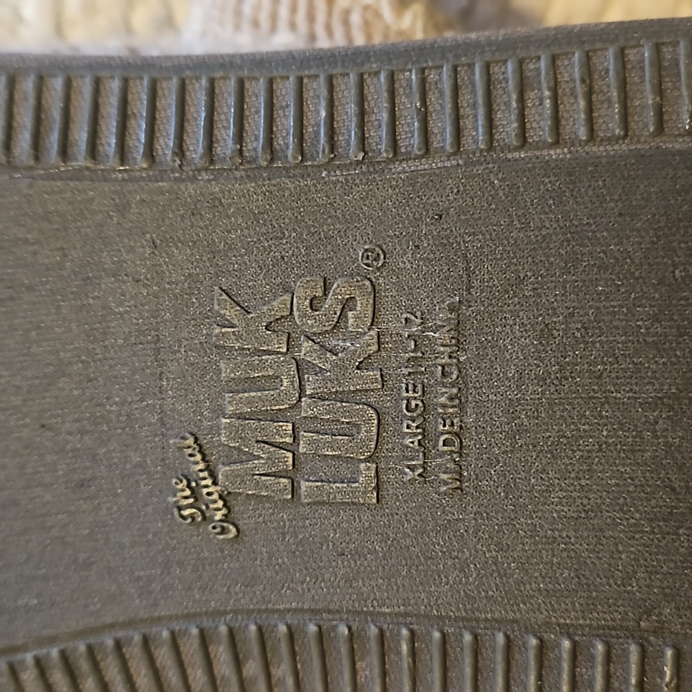 Slippers - Picture 2 of 2